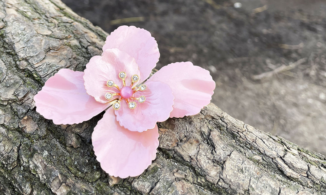 Flower brooch also a pendant to use with your necklace by Ornella Bijoux on Design Italy