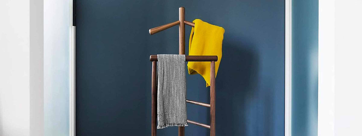 Made in Italy valet stand in walnut wood