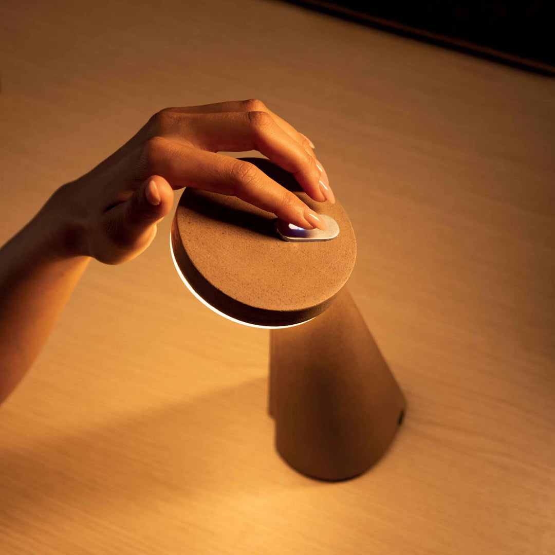 VITA D Bordslampa: Din dagliga dos av vitamin D och italiensk design