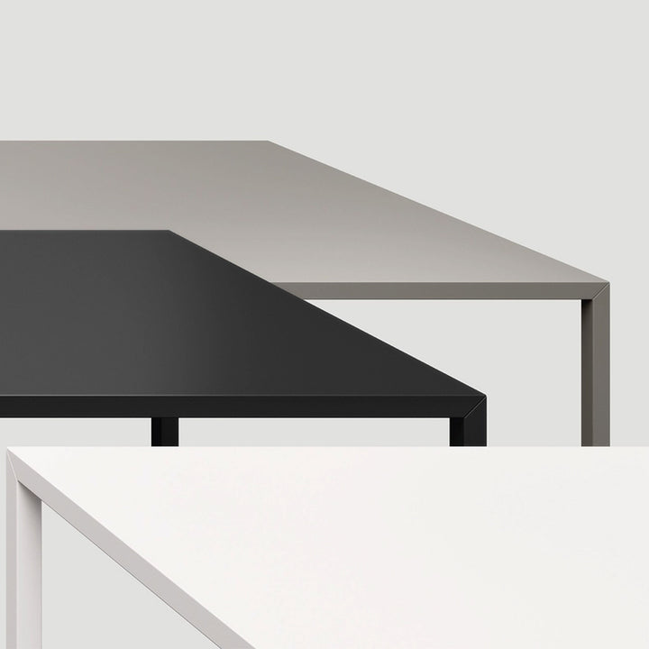 Tafel TENSE door Piergiorgio & Michele Cazzaniga voor MDF Italia