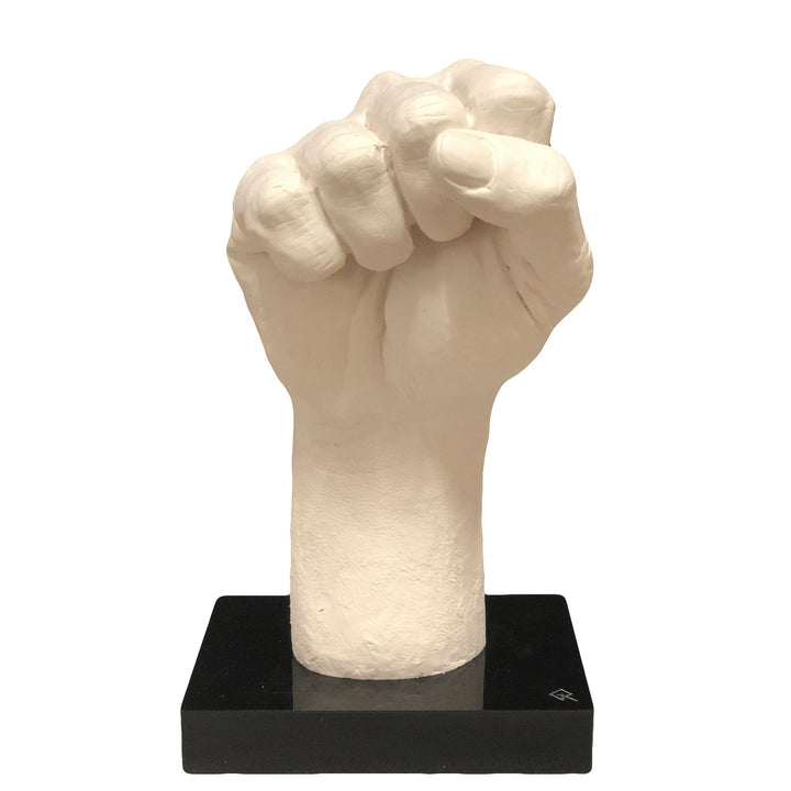 Resin Sculpture MANO D'OPERA PUGNO by Gennaro Regina 02