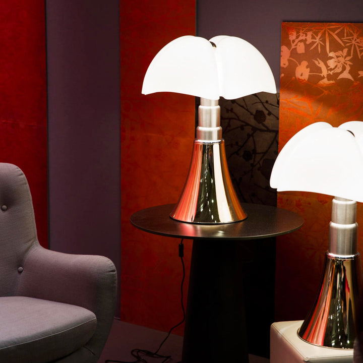 Table and Floor Lamp PIPISTRELLO 66-86 cm by Gae Aulenti 018