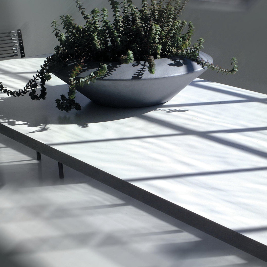Outdoor Vase IN ORBITA by Alberto Meda for Serralunga 02