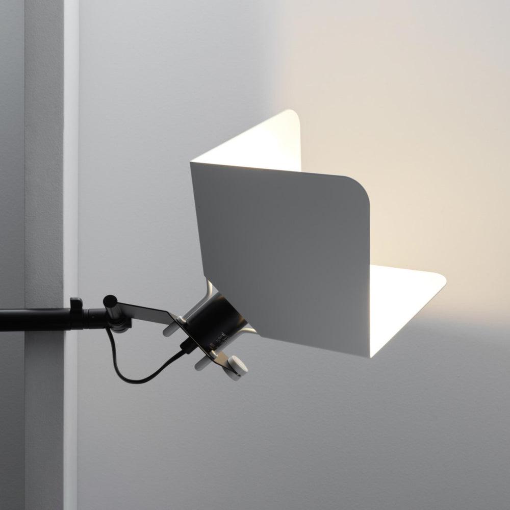 Wall Lamp TRIEDRO by Joe Colombo for Stilnovo 02