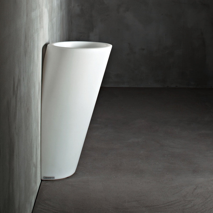 Outdoor Wall Vase POT AU MUR by Ecal Nicolas Le Moigne for Serralunga 03