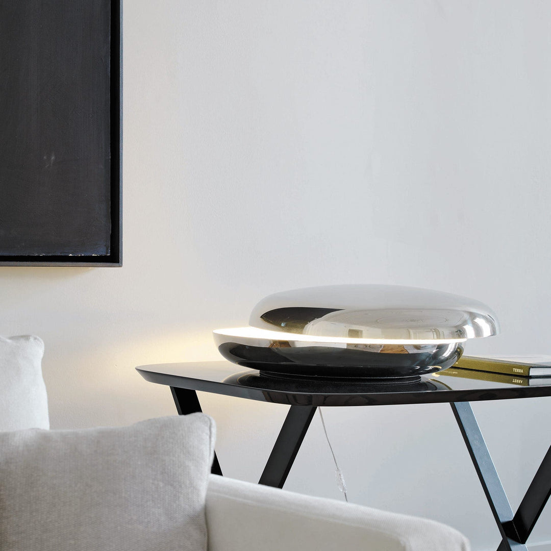 Table Lamp LOOP by Voon Wong & Benson Saw for FontanaArte 03